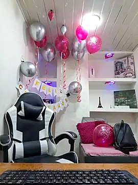 susan mooree online show from November 13, 2025, 11:25 am