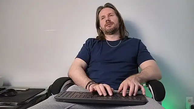 Snapshot of AlbinoAdonis chatting on December 19, 2025, 8:22 pm AlbinoAdonis online show from December 19, 2025, 8:22 pm