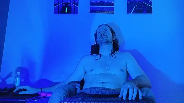 Snapshot of AlbinoAdonis chatting on October 1, 2025, 8:35 pm AlbinoAdonis online show from October 1, 2025, 8:35 pm