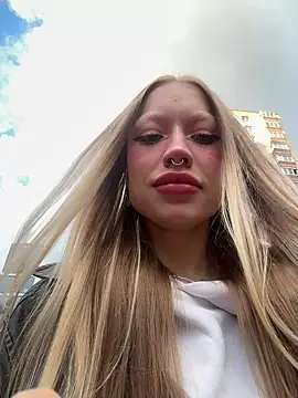 Snapshot of Sugar_Pop chatting on September 19, 2025, 2:32 pm Sugar Pop online show from September 19, 2025, 2:32 pm