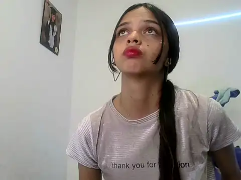 Snapshot of lucy_babyy chatting on October 17, 2025, 1:57 pm lucy babyy online show from October 17, 2025, 1:57 pm