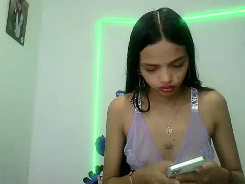 Snapshot of lucy_babyy chatting on October 20, 2025, 7:47 pm lucy babyy online show from October 20, 2025, 7:47 pm
