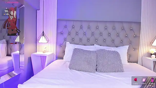 Snapshot of LunaBloomn chatting on December 3, 2025, 5:12 pm LunaBloomn online show from December 3, 2025, 5:12 pm