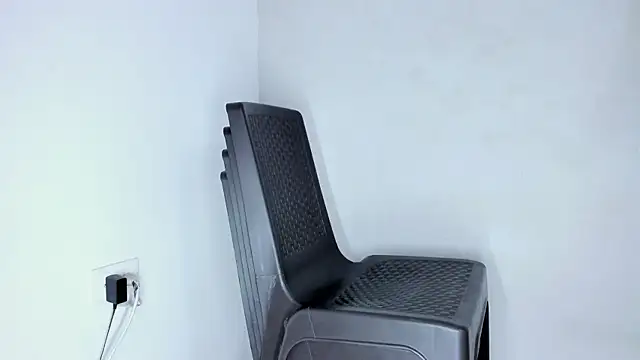 incogniitolove  online show from September 23, 2025, 9:11 pm