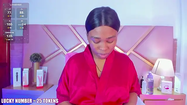 Snapshot of SophieSinclair chatting on January 10, 2026, 12:33 pm SophieSinclair online show from January 10, 2026, 12:33 pm