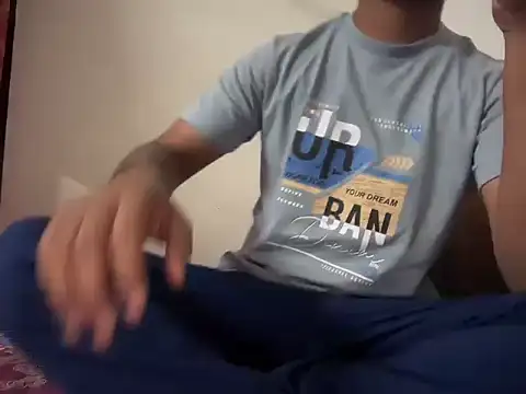 Snapshot of bossyjuicy chatting on December 18, 2025, 6:34 pm bossyjuicy online show from December 18, 2025, 6:34 pm