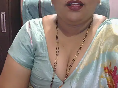 Snapshot of Nisha-telugu chatting on March 12, 2026, 5:39 pm Nisha-telugu online show from March 12, 2026, 5:39 pm