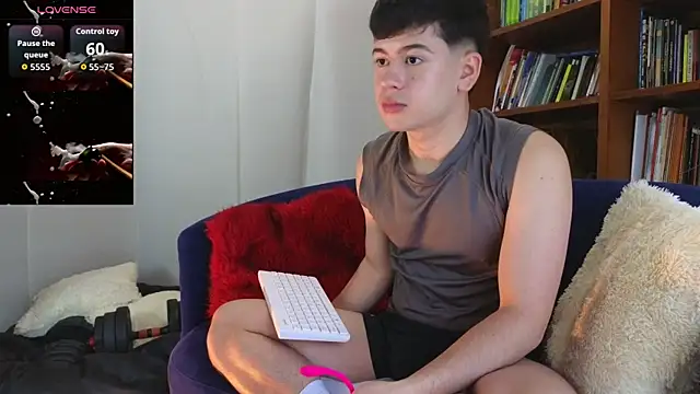 tightncuteass online show from April 17, 2026, 8:00 pm