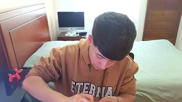 tightncuteass online show from September 18, 2025, 7:06 pm