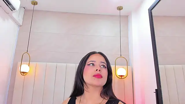 Snapshot of Dream_nena chatting on November 3, 2025, 8:23 pm Dream nena online show from November 3, 2025, 8:23 pm