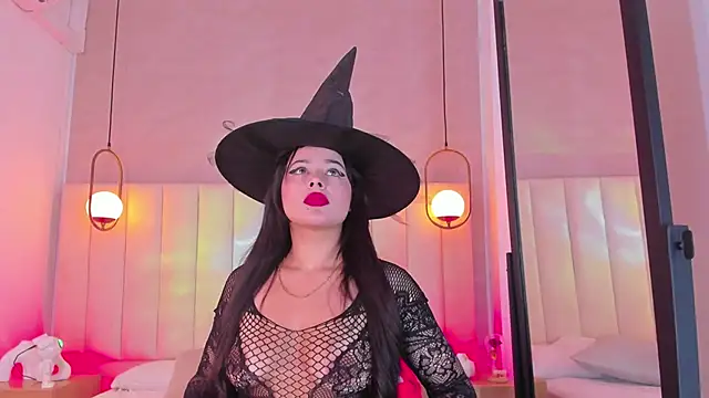 Snapshot of Dream_nena chatting on October 25, 2025, 8:20 pm Dream nena online show from October 25, 2025, 8:20 pm