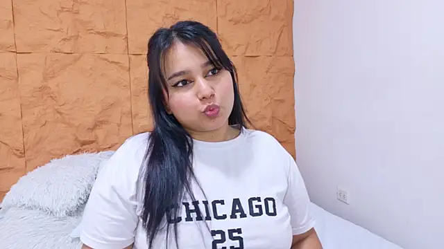 Snapshot of IvannaaVega chatting on May 8, 2026, 5:00 am IvannaaVega online show from May 8, 2026, 5:00 am