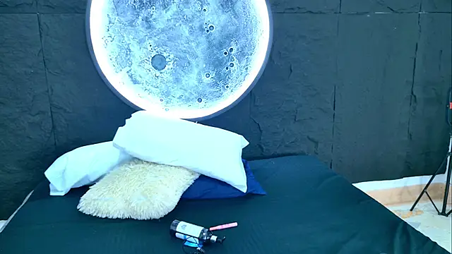 IvannaaVega online show from March 31, 2026, 4:36 am