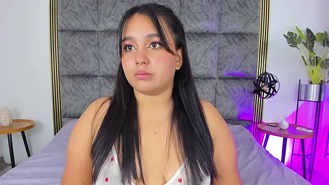 Snapshot of IvannaaVega chatting on October 2, 2025, 4:27 am IvannaaVega online show from October 2, 2025, 4:27 am