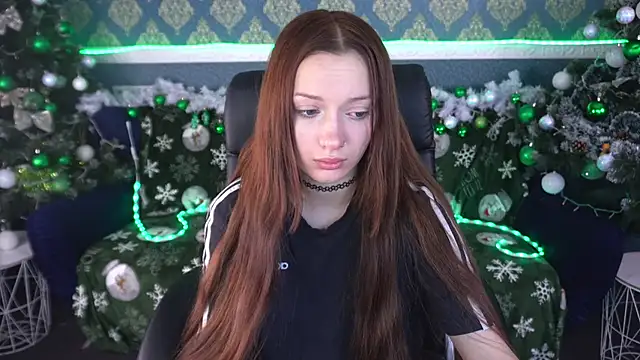 Snapshot of FoxyMayy chatting on December 22, 2025, 12:11 am FoxyMayy online show from December 22, 2025, 12:11 am