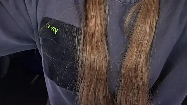 Snapshot of FoxyMayy chatting on October 16, 2025, 12:46 pm FoxyMayy online show from October 16, 2025, 12:46 pm