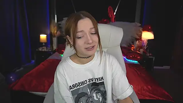 Snapshot of FoxyMayy chatting on February 7, 2026, 2:14 pm FoxyMayy online show from February 7, 2026, 2:14 pm