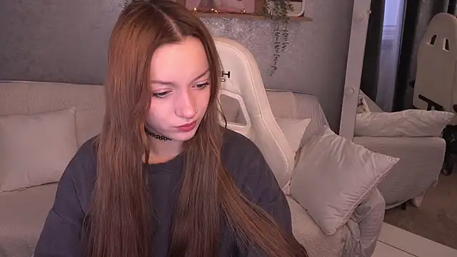 Snapshot of FoxyMayy chatting on December 5, 2025, 6:12 am FoxyMayy online show from December 5, 2025, 6:12 am