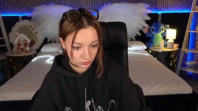 Snapshot of FoxyMayy chatting on December 3, 2025, 2:16 pm FoxyMayy online show from December 3, 2025, 2:16 pm