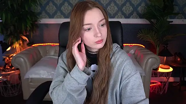 FoxyMayy online show from April 9, 2026, 12:55 pm