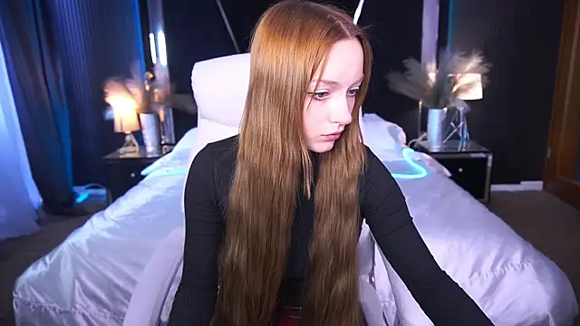 Snapshot of FoxyMayy chatting on October 15, 2025, 12:46 pm FoxyMayy online show from October 15, 2025, 12:46 pm