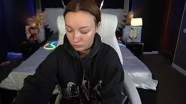 Snapshot of FoxyMayy chatting on February 22, 2026, 9:11 am FoxyMayy online show from February 22, 2026, 9:11 am