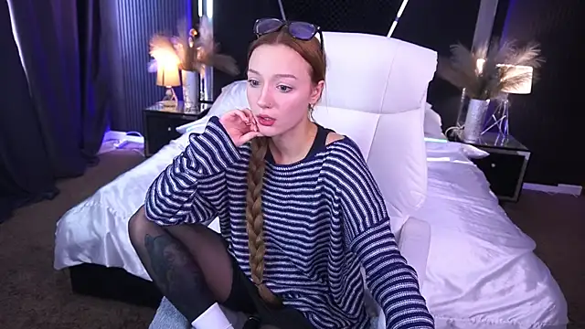 Snapshot of FoxyMayy chatting on October 18, 2025, 1:13 pm FoxyMayy online show from October 18, 2025, 1:13 pm