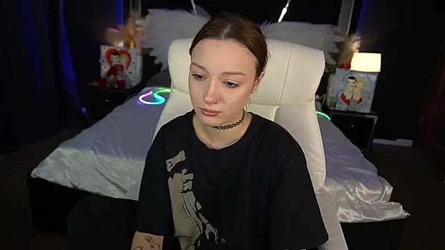 Snapshot of FoxyMayy chatting on February 20, 2026, 1:57 pm FoxyMayy online show from February 20, 2026, 1:57 pm