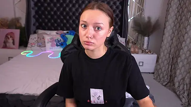 Snapshot of FoxyMayy chatting on September 23, 2025, 1:07 pm FoxyMayy online show from September 23, 2025, 1:07 pm