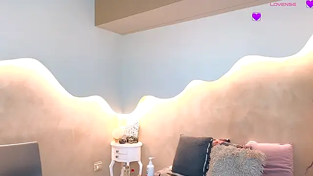 Kloee 12 online show from October 23, 2025, 12:48 pm