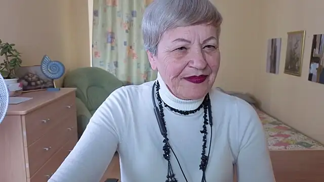 Snapshot of Freya_Fable chatting on October 7, 2025, 8:15 am Freya Fable online show from October 7, 2025, 8:15 am