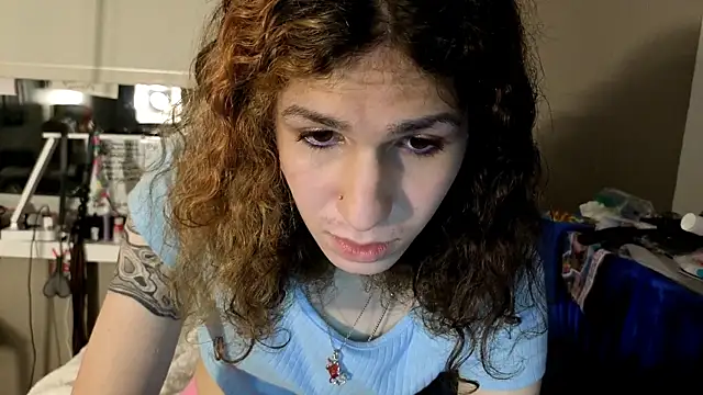 Snapshot of cuddlyavenue chatting on November 2, 2025, 2:38 am cuddlyavenue online show from November 2, 2025, 2:38 am