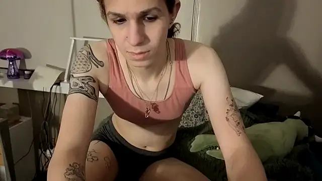 Snapshot of cuddlyavenue chatting on November 30, 2025, 2:23 am cuddlyavenue online show from November 30, 2025, 2:23 am