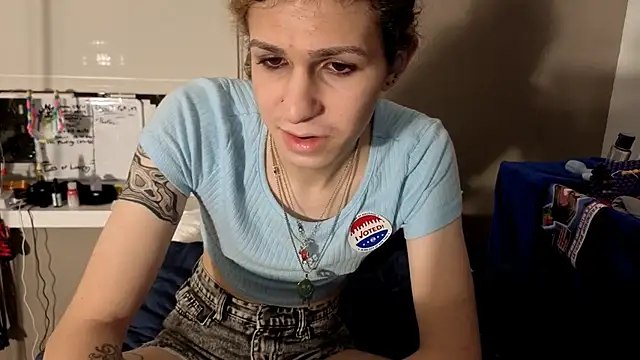 Snapshot of cuddlyavenue chatting on November 5, 2025, 2:03 am cuddlyavenue online show from November 5, 2025, 2:03 am