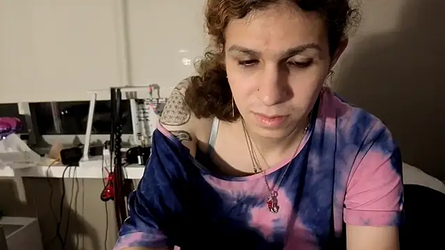 Snapshot of cuddlyavenue chatting on November 3, 2025, 2:39 am cuddlyavenue online show from November 3, 2025, 2:39 am