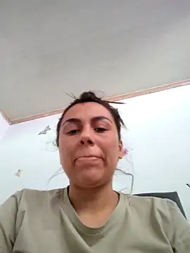 Snapshot of vanessa-titisM chatting on April 12, 2026, 4:43 pm vanessa-titisM online show from April 12, 2026, 4:43 pm