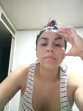 Snapshot of vanessa-titisM chatting on March 16, 2026, 4:20 am vanessa-titisM online show from March 16, 2026, 4:20 am