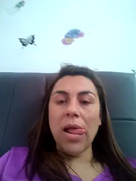 Snapshot of vanessa-titisM chatting on April 26, 2026, 5:32 pm vanessa-titisM online show from April 26, 2026, 5:32 pm