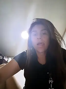 Snapshot of vanessa-titisM chatting on March 18, 2026, 9:34 am vanessa-titisM online show from March 18, 2026, 9:34 am