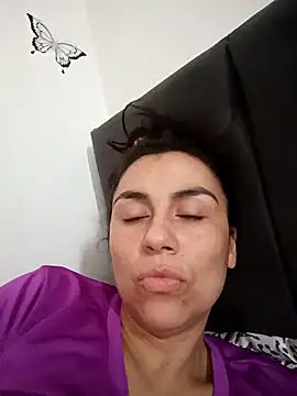 Snapshot of vanessa-titisM chatting on March 17, 2026, 2:42 pm vanessa-titisM online show from March 17, 2026, 2:42 pm