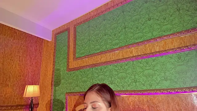 Snapshot of Helenstanford chatting on February 4, 2026, 3:18 pm Helenstanford online show from February 4, 2026, 3:18 pm