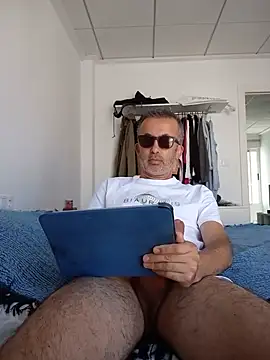EmilioTaladdro online show from May 23, 2026, 11:09 am