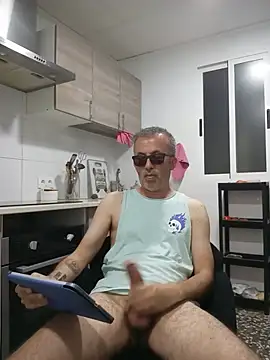 EmilioTaladdro online show from May 27, 2026, 9:11 pm