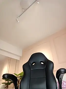 ArielBlossom    online show from March 1, 2026, 12:10 am