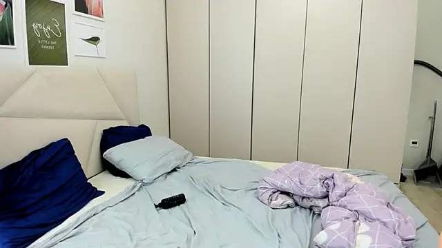 jamienyaam online show from September 30, 2025, 7:42 pm