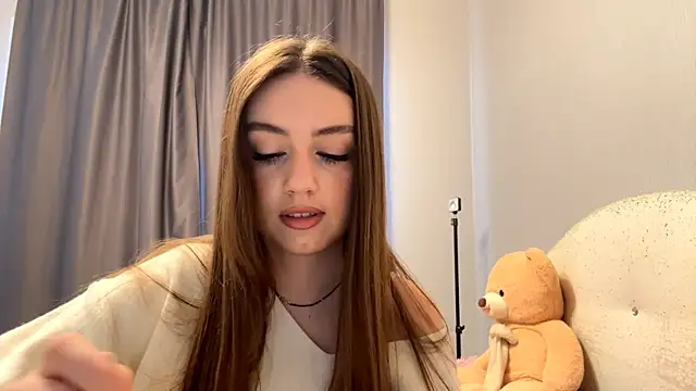 CatherinDream online show from November 28, 2025, 5:07 am