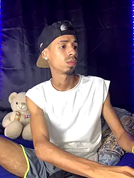 Snapshot of Alexx_1214 chatting on October 9, 2025, 2:23 am Alexx 1214 online show from October 9, 2025, 2:23 am