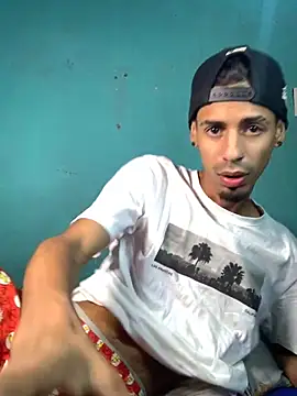 Snapshot of Alexx_1214 chatting on September 15, 2025, 12:55 am Alexx 1214 online show from September 15, 2025, 12:55 am