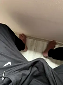 LAZ3R1 online show from October 26, 2025, 10:48 am