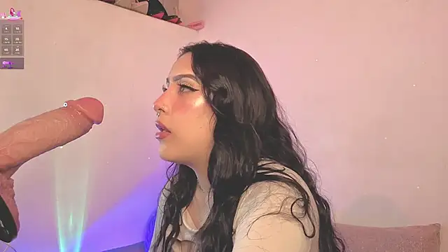 ashlynnlowe  online show from November 22, 2025, 7:46 pm